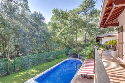 house 7 Rooms for sale on PYLA SUR MER (33115) Sale House Pyla-sur-Mer 7 Rooms 300 m²