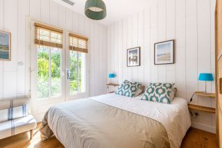 house 5 Rooms for sale on CAP FERRET (33970)