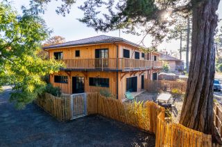 house 6 Rooms for sale on CAP FERRET (33970)