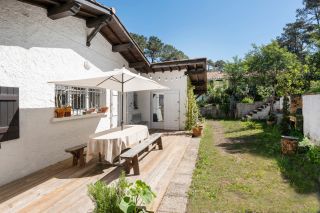 house 5 Rooms for sale on CAP FERRET (33970)