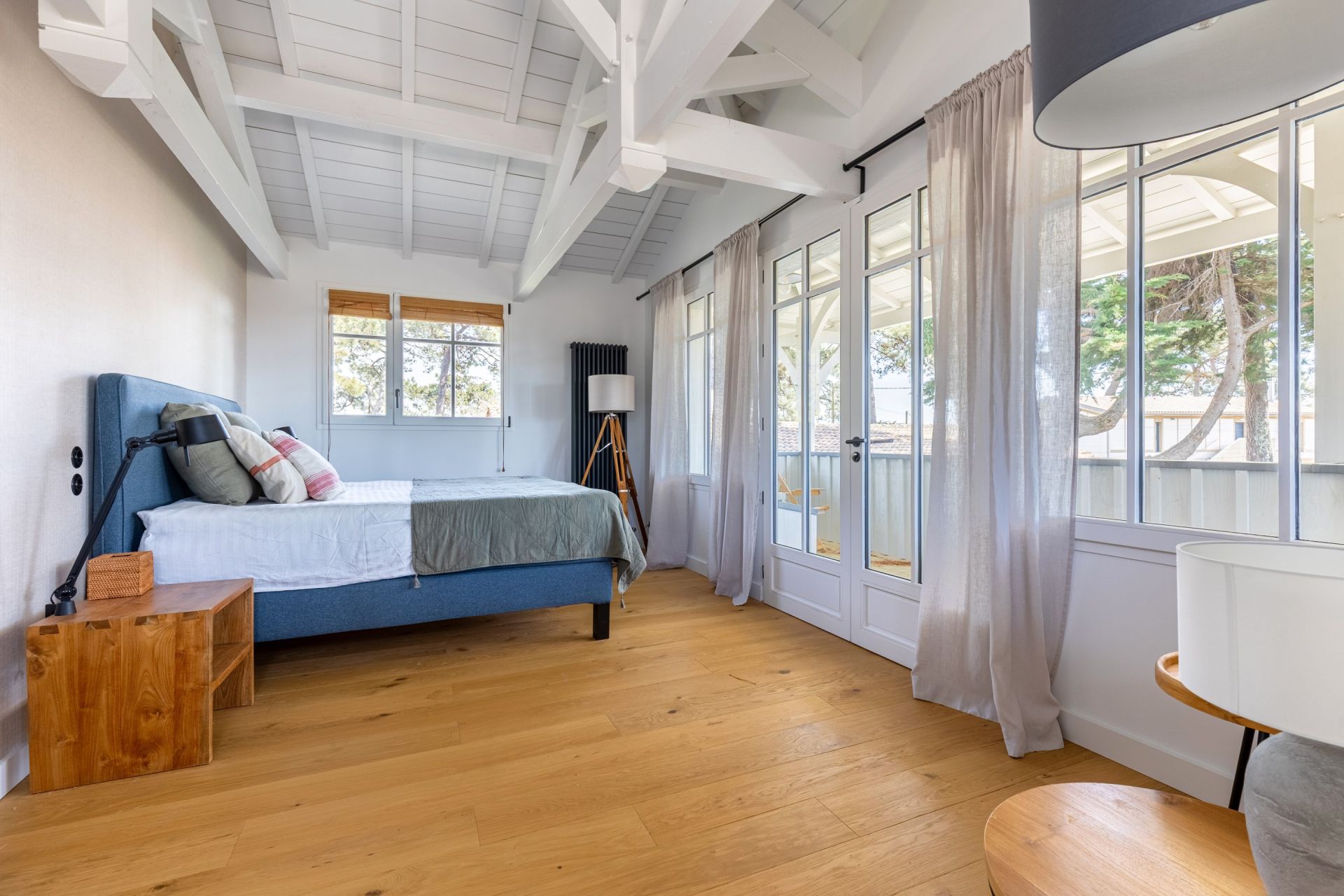 house 6 Rooms for sale on CAP FERRET (33970)