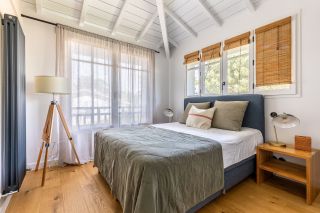 house 6 Rooms for sale on CAP FERRET (33970)