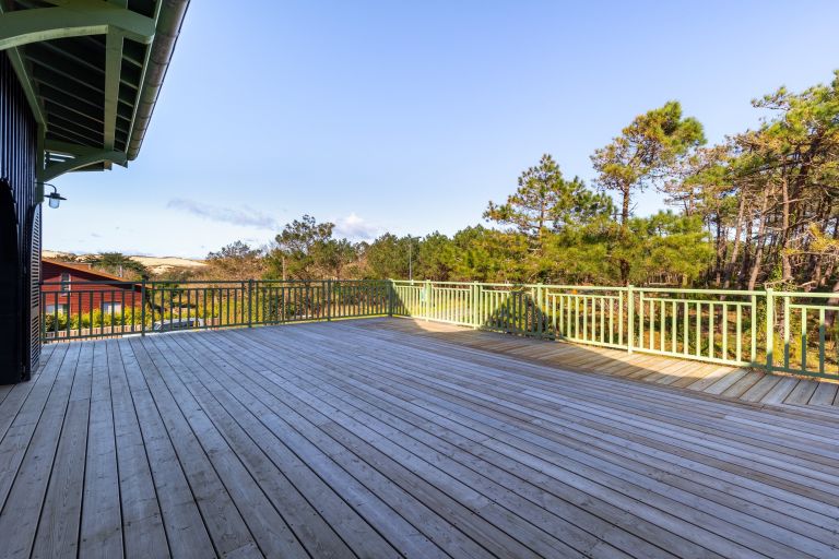 apartment 4 Rooms for sale on CAP FERRET (33970)