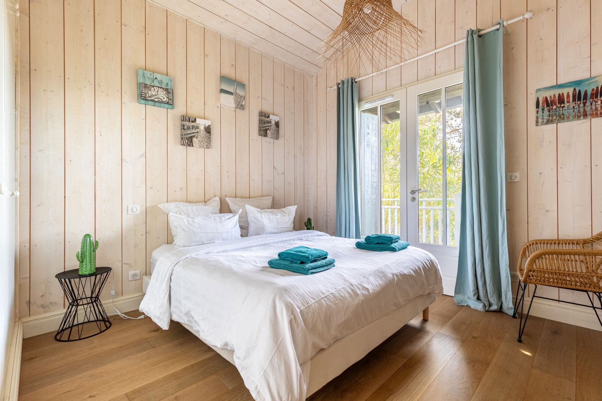 house 7 Rooms for sale on CAP FERRET (33970)