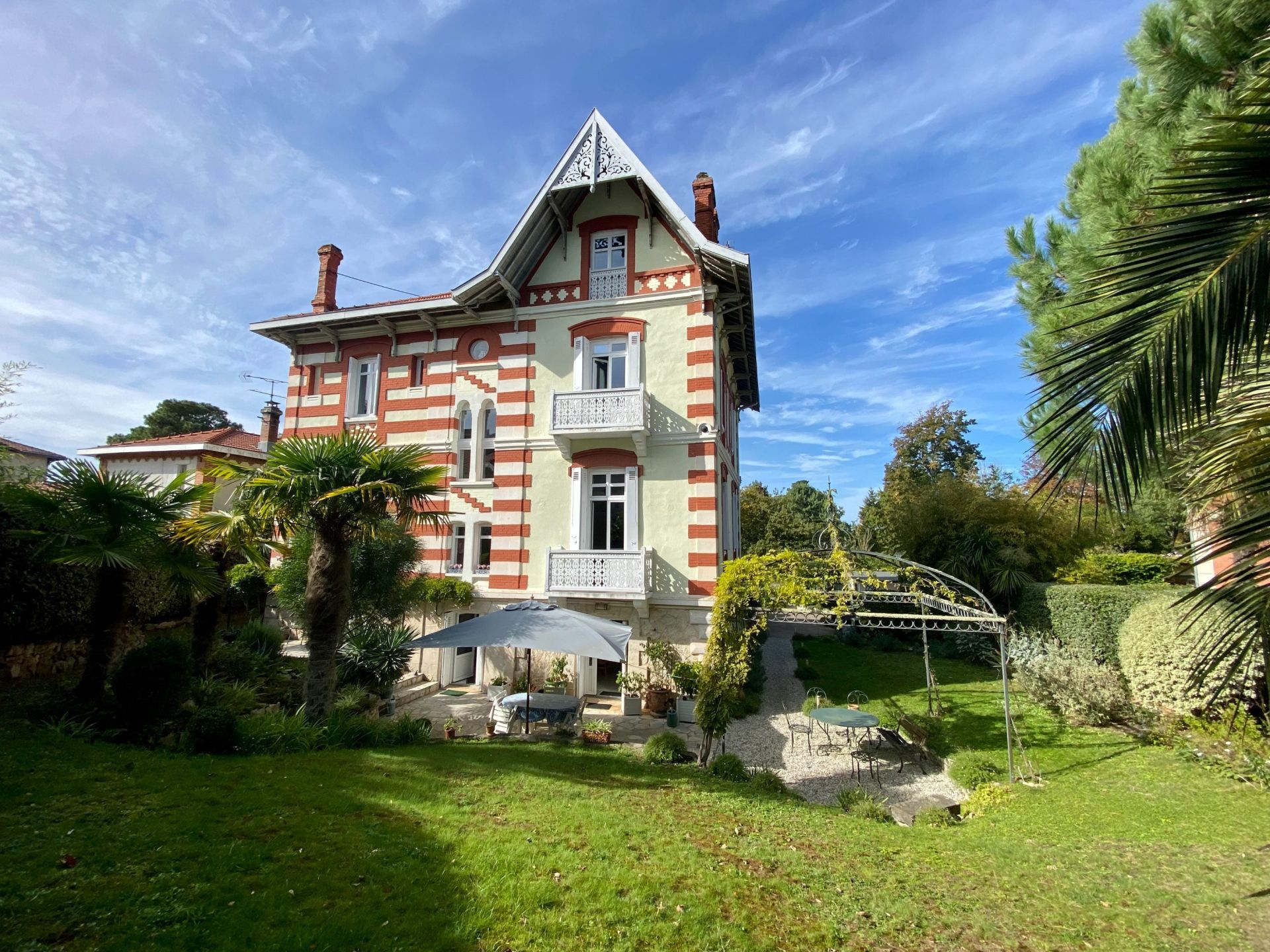 maison 10 Pièces en vente sur ARCACHON (33120)