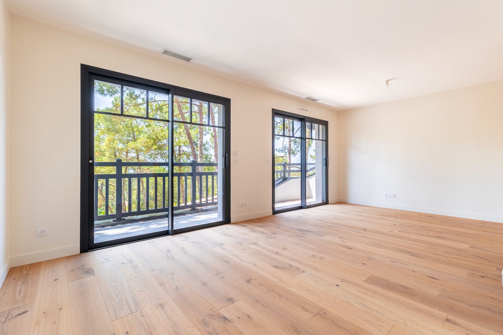 house 9 Rooms for sale on PYLA SUR MER (33115)