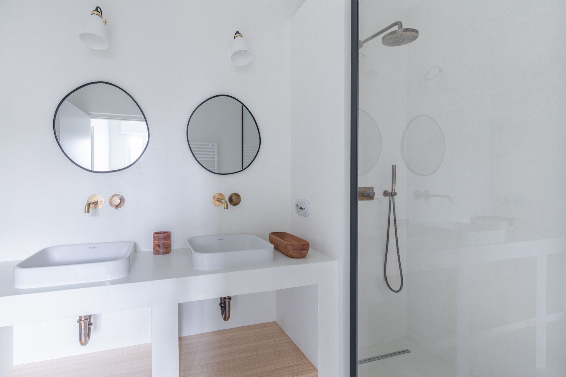 house 10 Rooms for sale on CAP FERRET (33970)