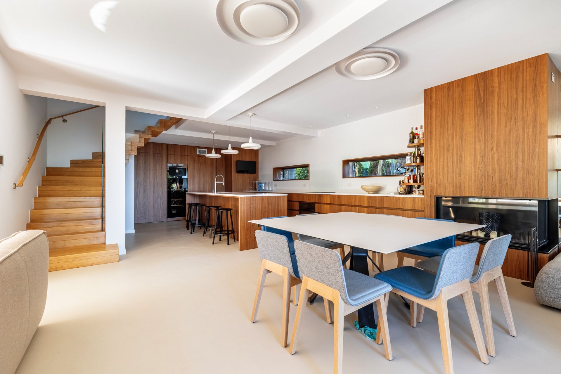 house 9 Rooms for sale on CAP FERRET (33970)