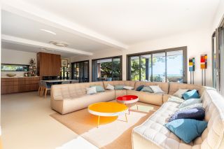 house 9 Rooms for sale on CAP FERRET (33970)