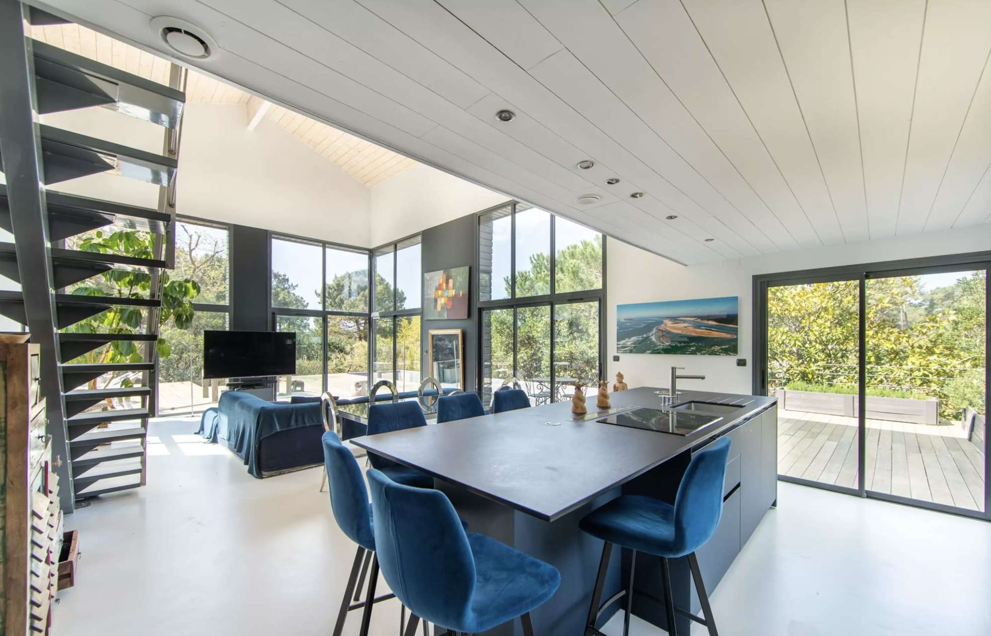 house 7 Rooms for sale on CAP FERRET (33970)