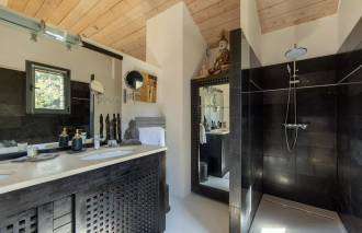 house 7 Rooms for sale on CAP FERRET (33970)