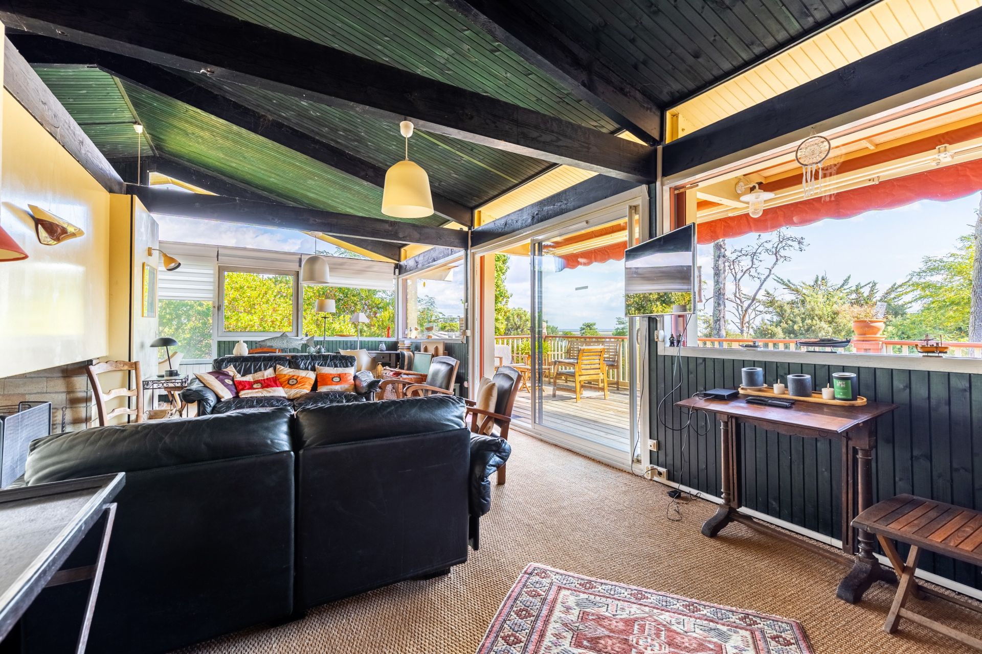 house 8 Rooms for sale on CAP FERRET (33970)