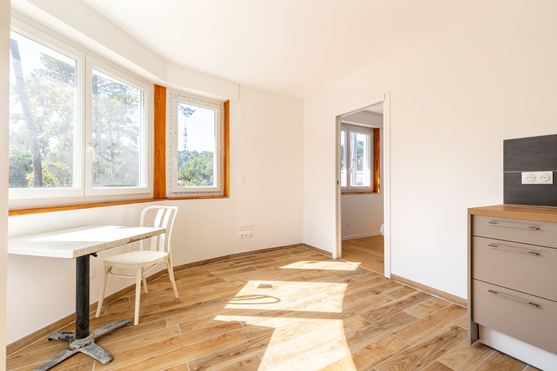 apartment 2 Rooms for sale on CAP FERRET (33970)