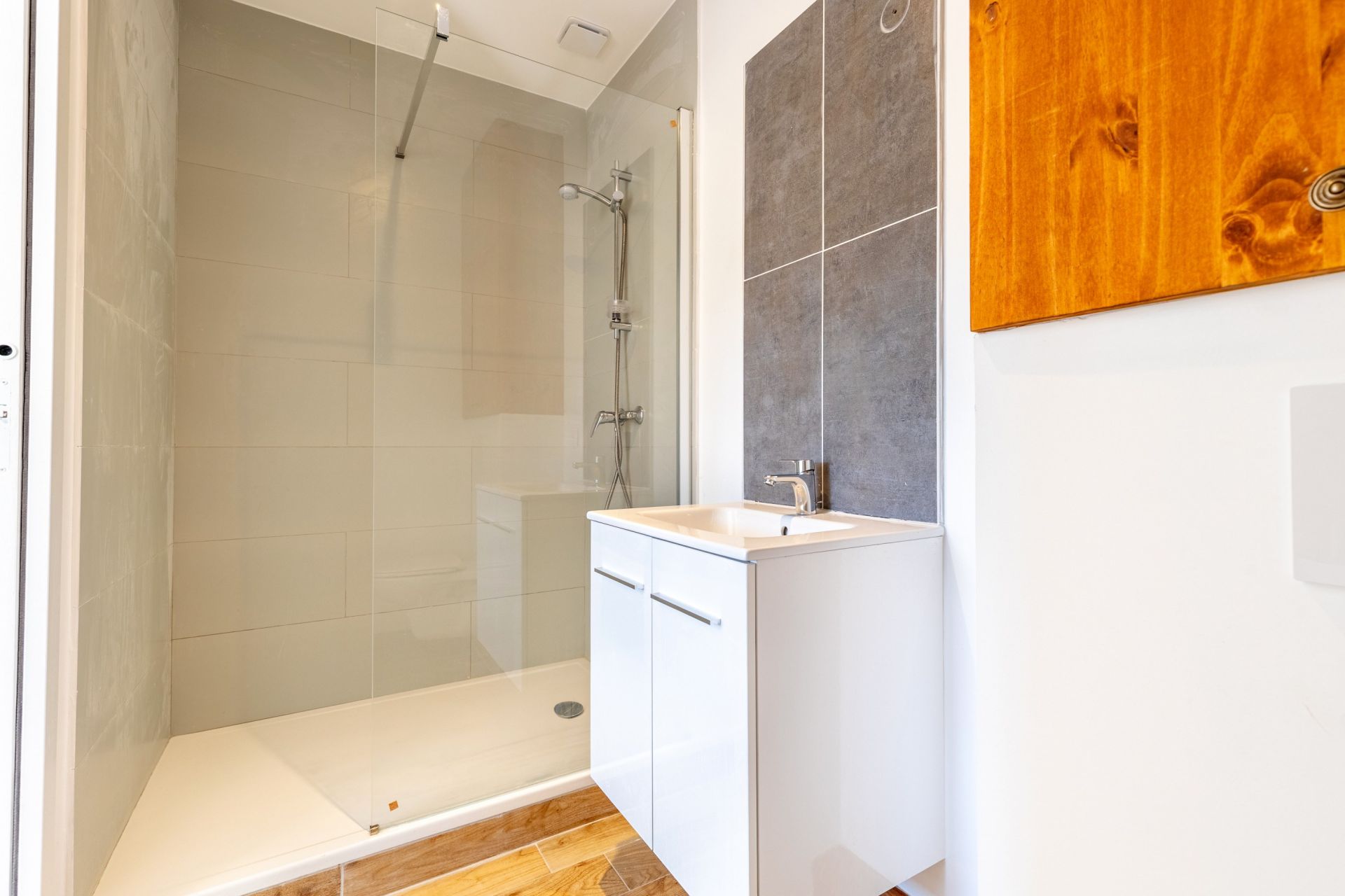 apartment 2 Rooms for sale on CAP FERRET (33970)