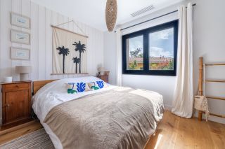 house 6 Rooms for sale on CAP FERRET (33970)