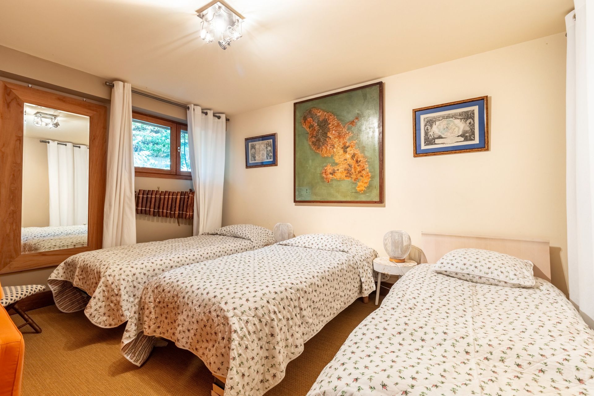 house 7 Rooms for sale on CAP FERRET (33970)