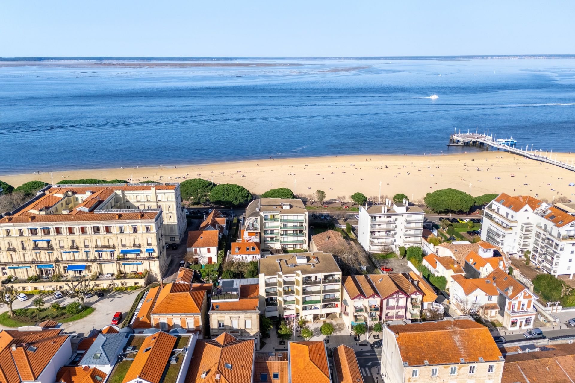 apartment 3 Rooms for sale on ARCACHON (33120)