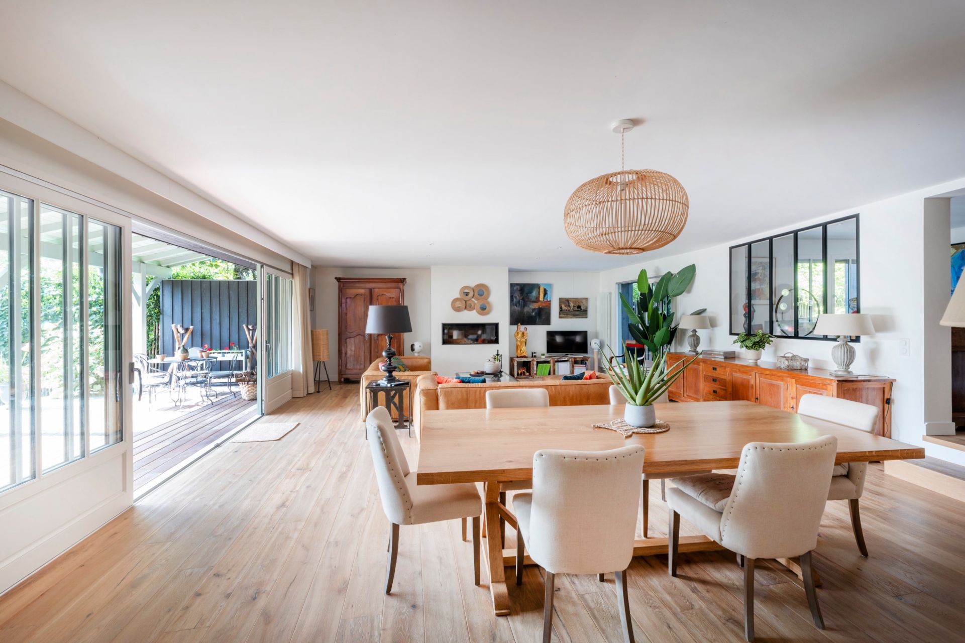 house 11 Rooms for sale on CAP FERRET (33970)