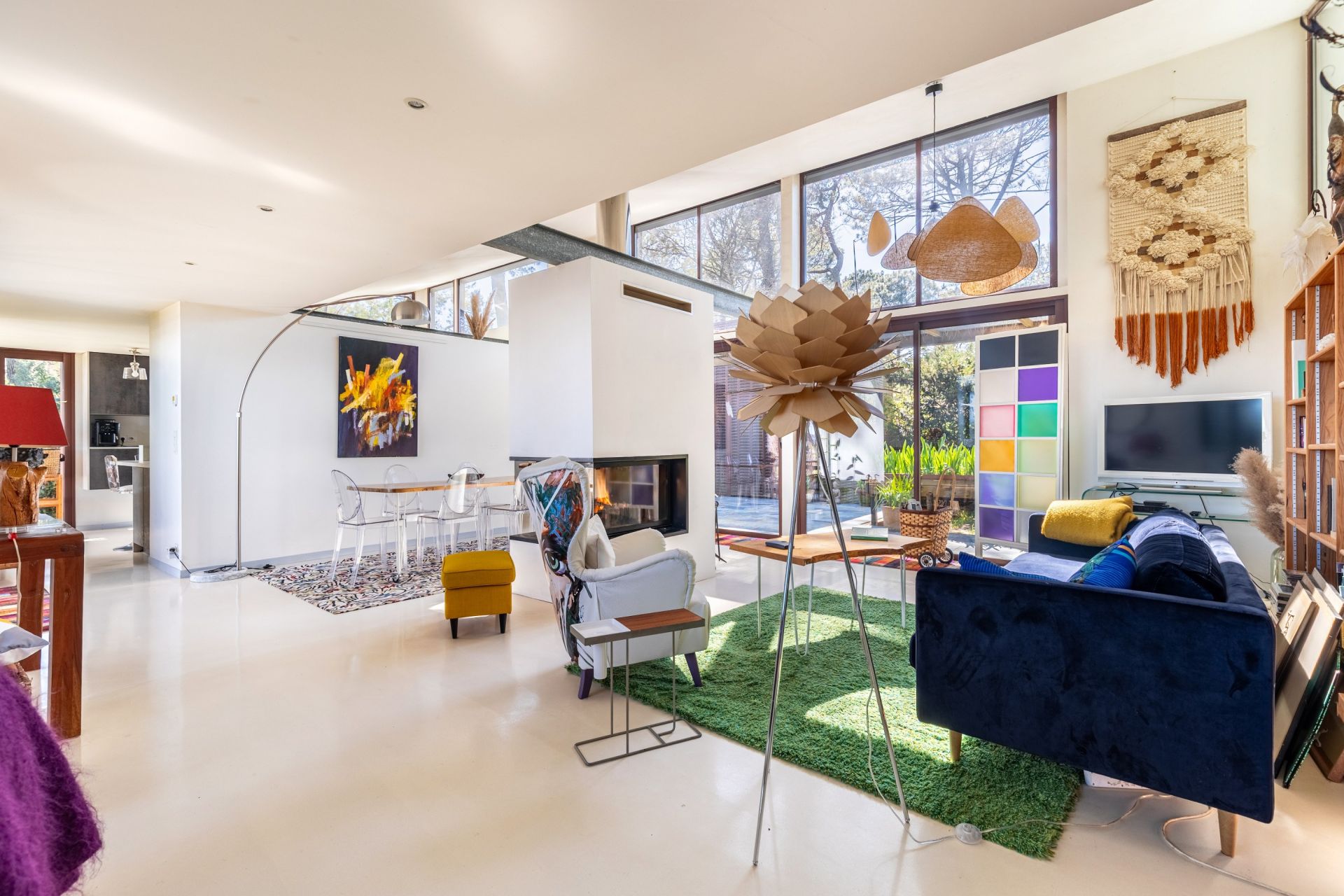 house 5 Rooms for sale on LACANAU (33680)