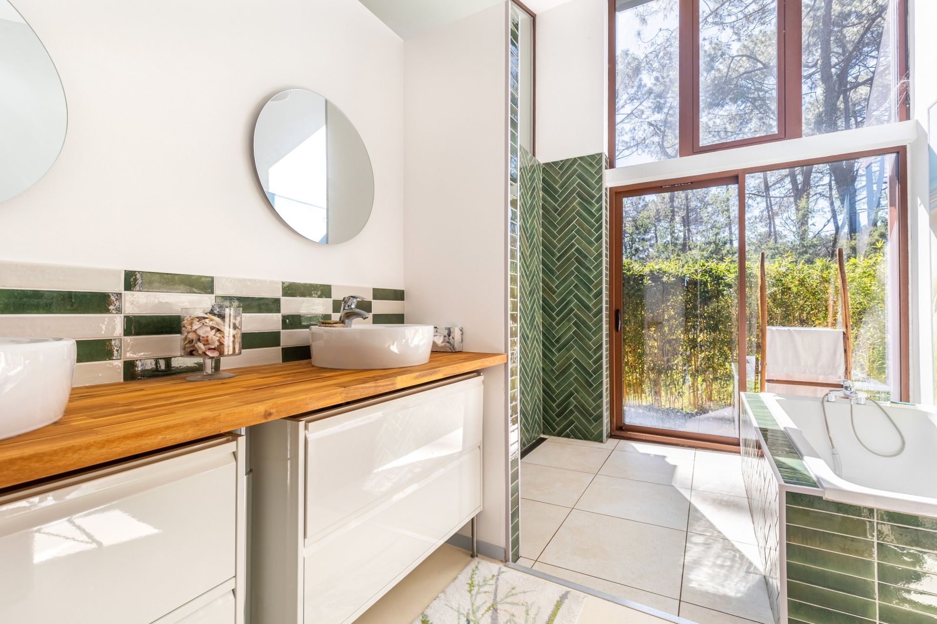 house 5 Rooms for sale on LACANAU (33680)