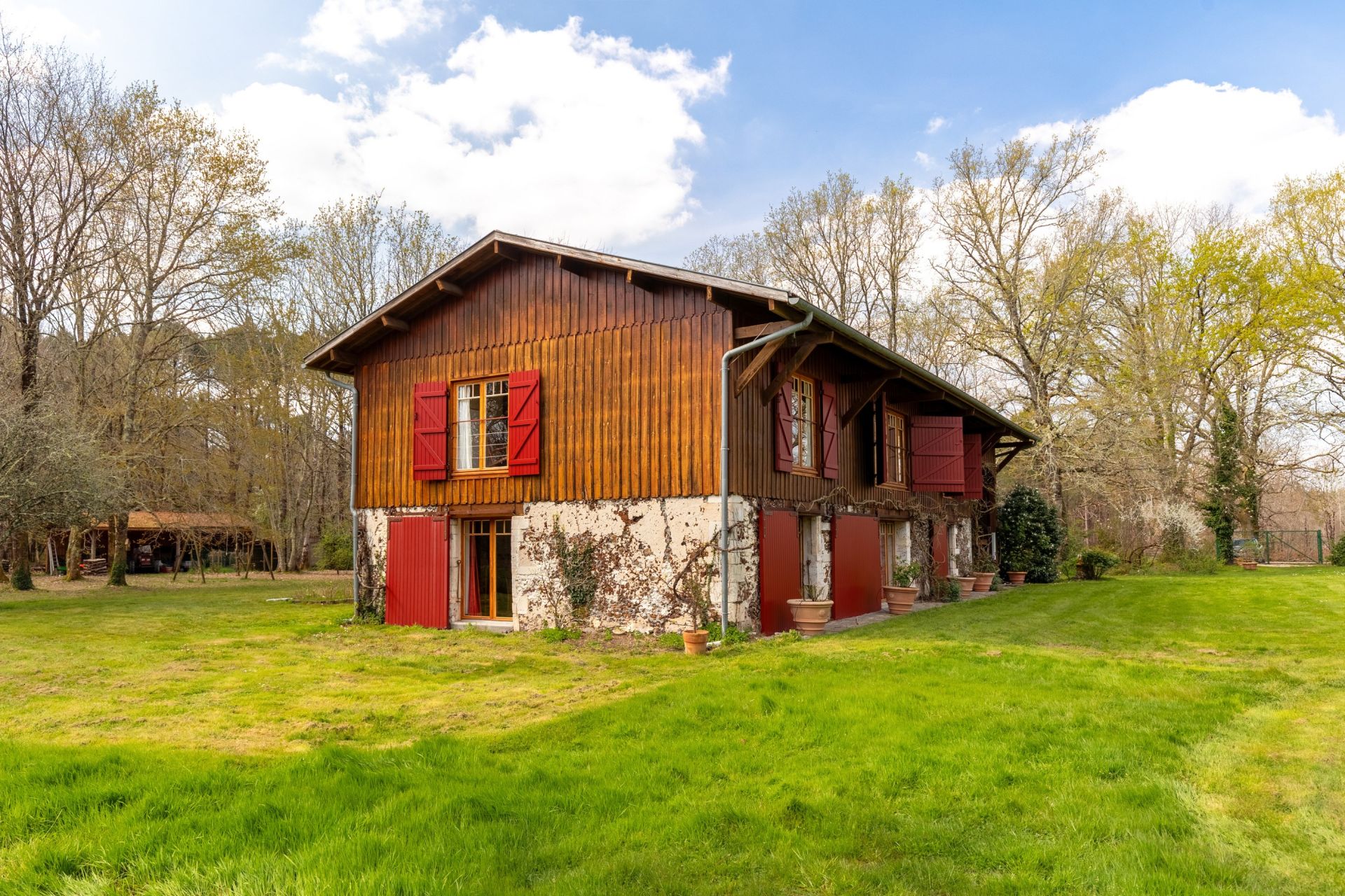 house 7 Rooms for sale on ARES (33740)