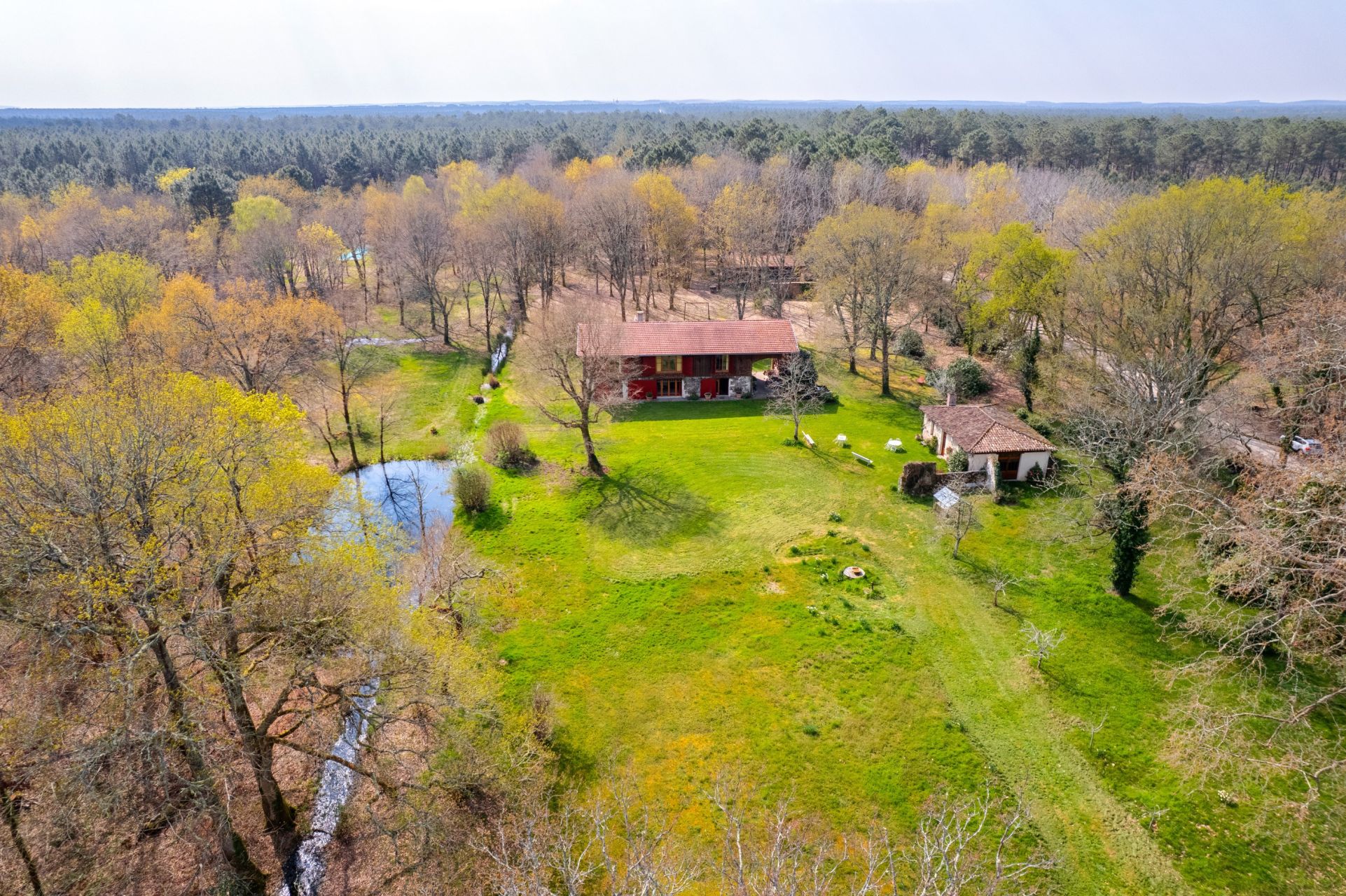 house 7 Rooms for sale on ARES (33740)