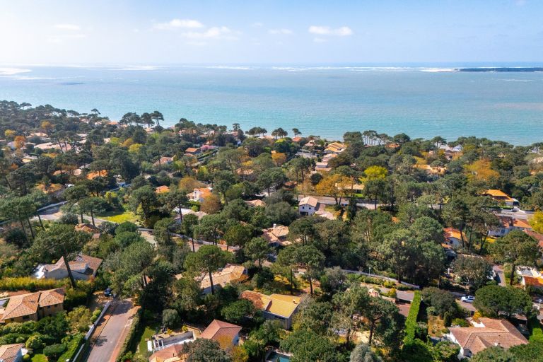 house 6 Rooms for sale on PYLA SUR MER (33115)