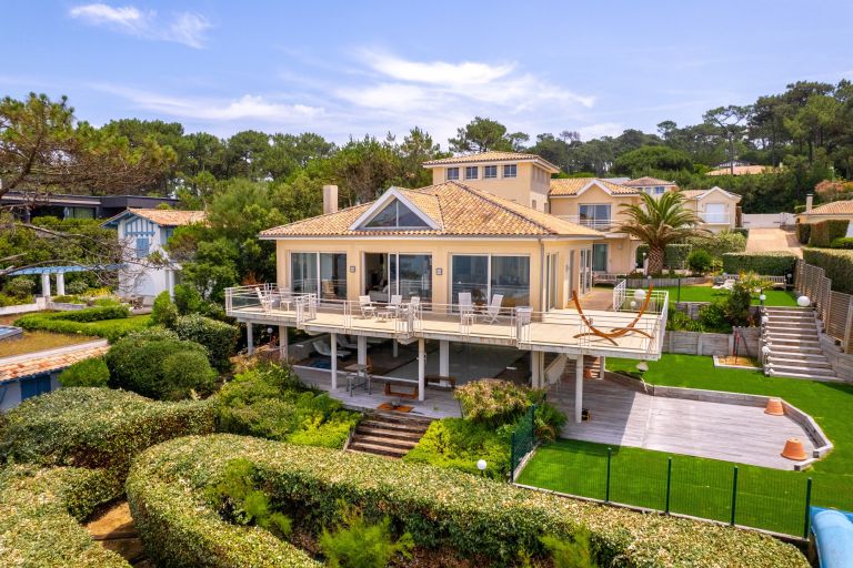 house 10 Rooms for sale on PYLA SUR MER (33115)