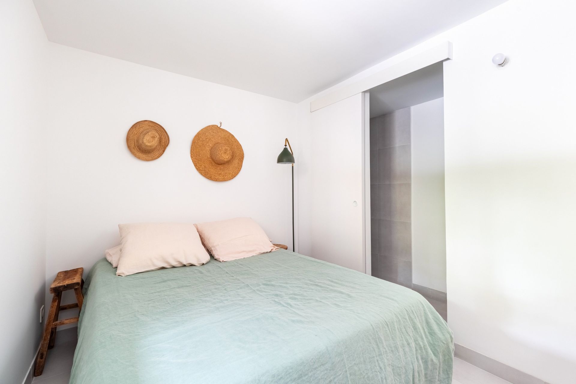 apartment 2 Rooms for sale on CAP FERRET (33970)