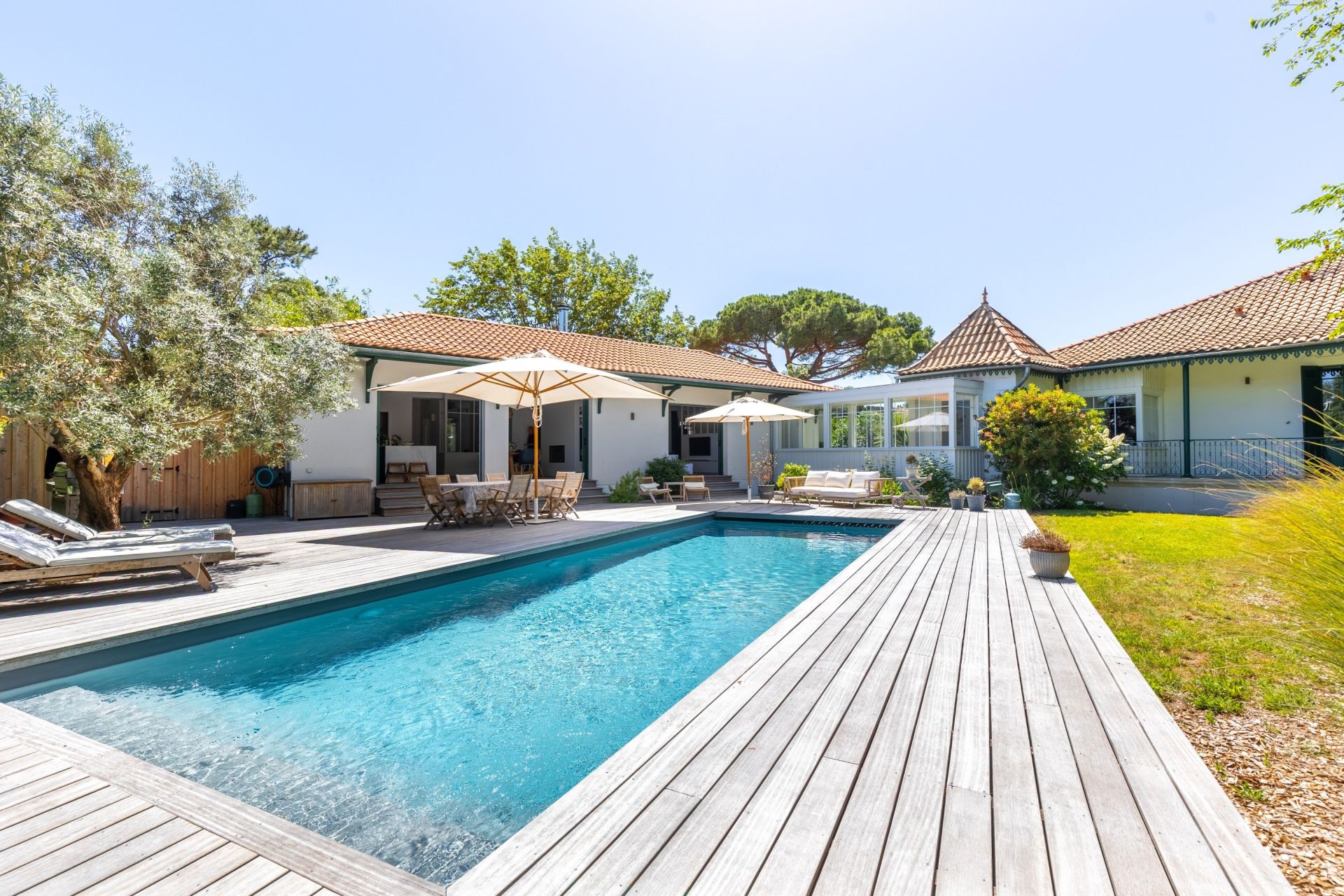 house 12 Rooms for sale on GUJAN MESTRAS (33470)