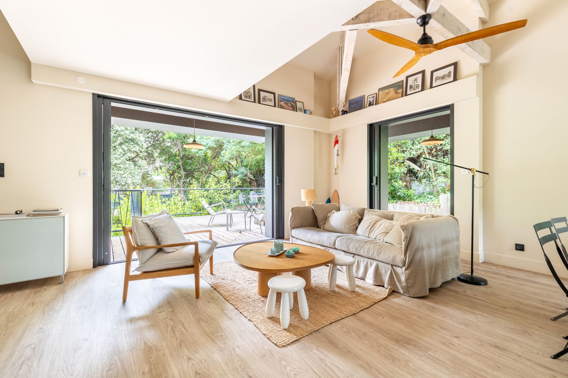 house 6 Rooms for sale on CAP FERRET (33970)