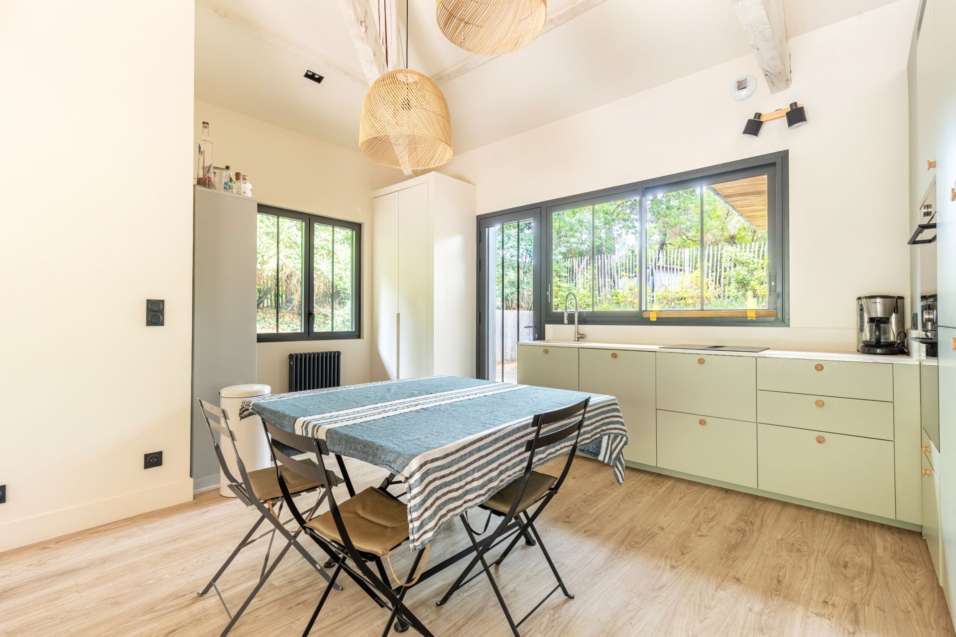 house 6 Rooms for sale on CAP FERRET (33970)
