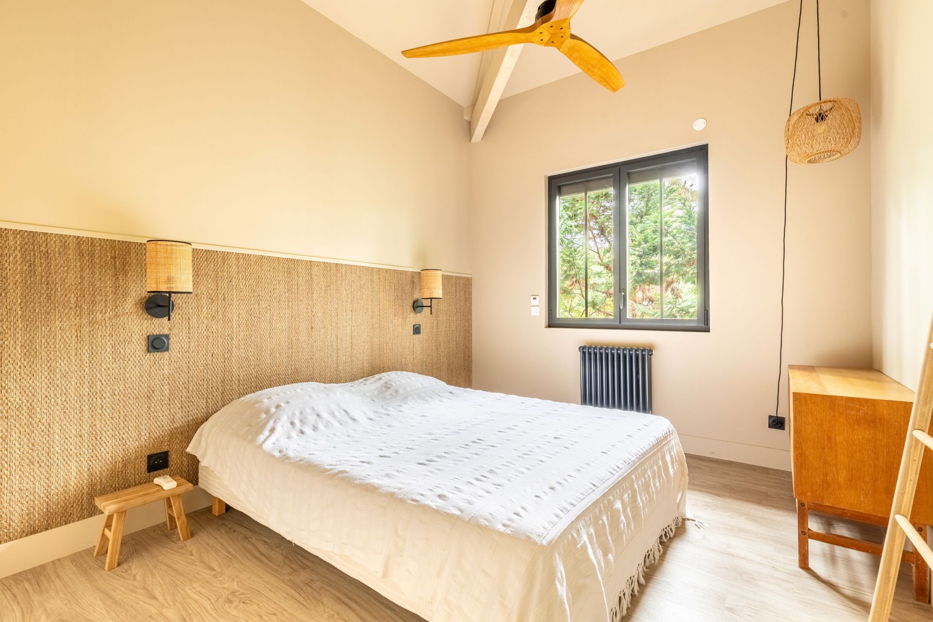 house 6 Rooms for sale on CAP FERRET (33970)