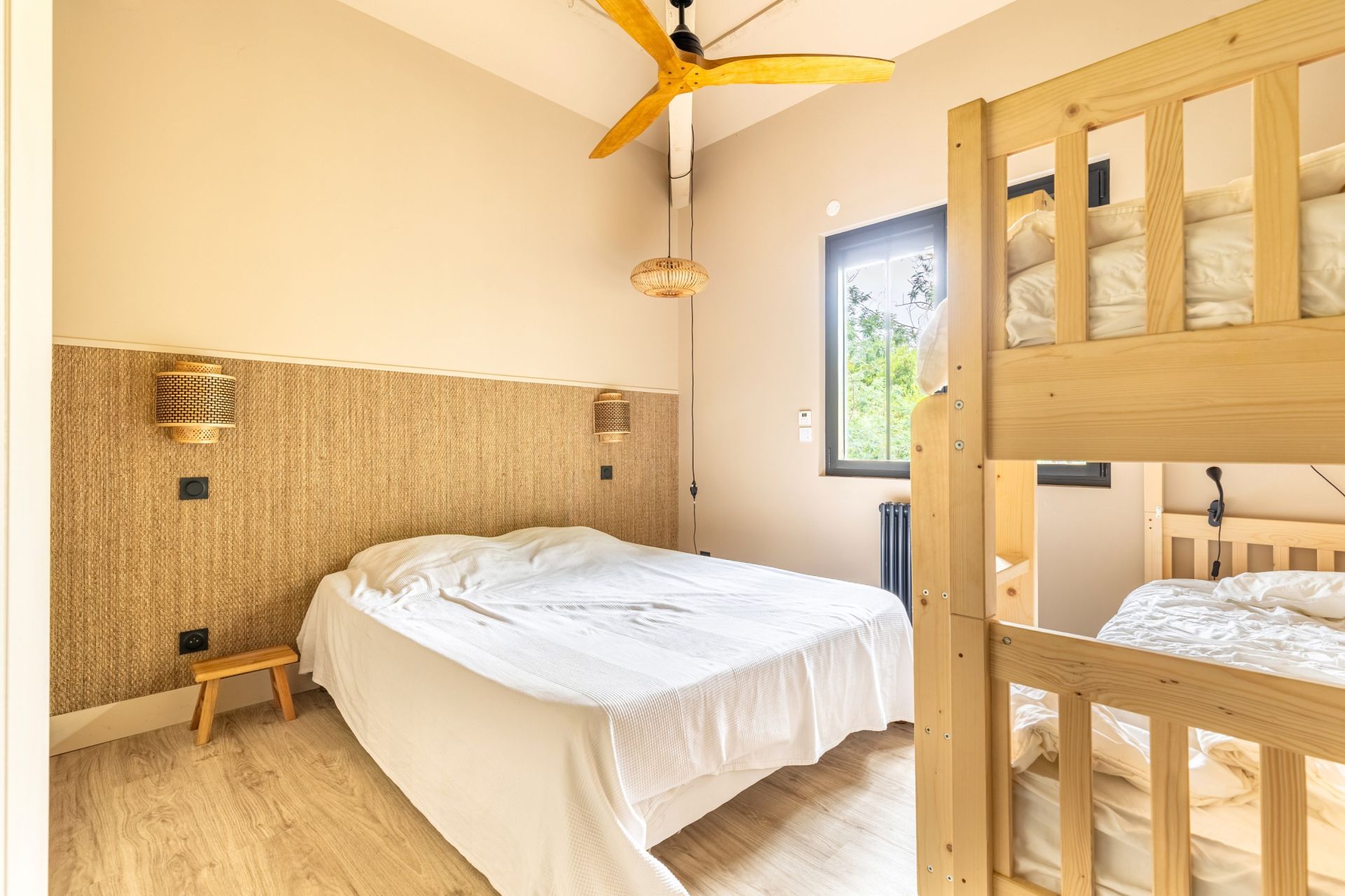 house 6 Rooms for sale on CAP FERRET (33970)