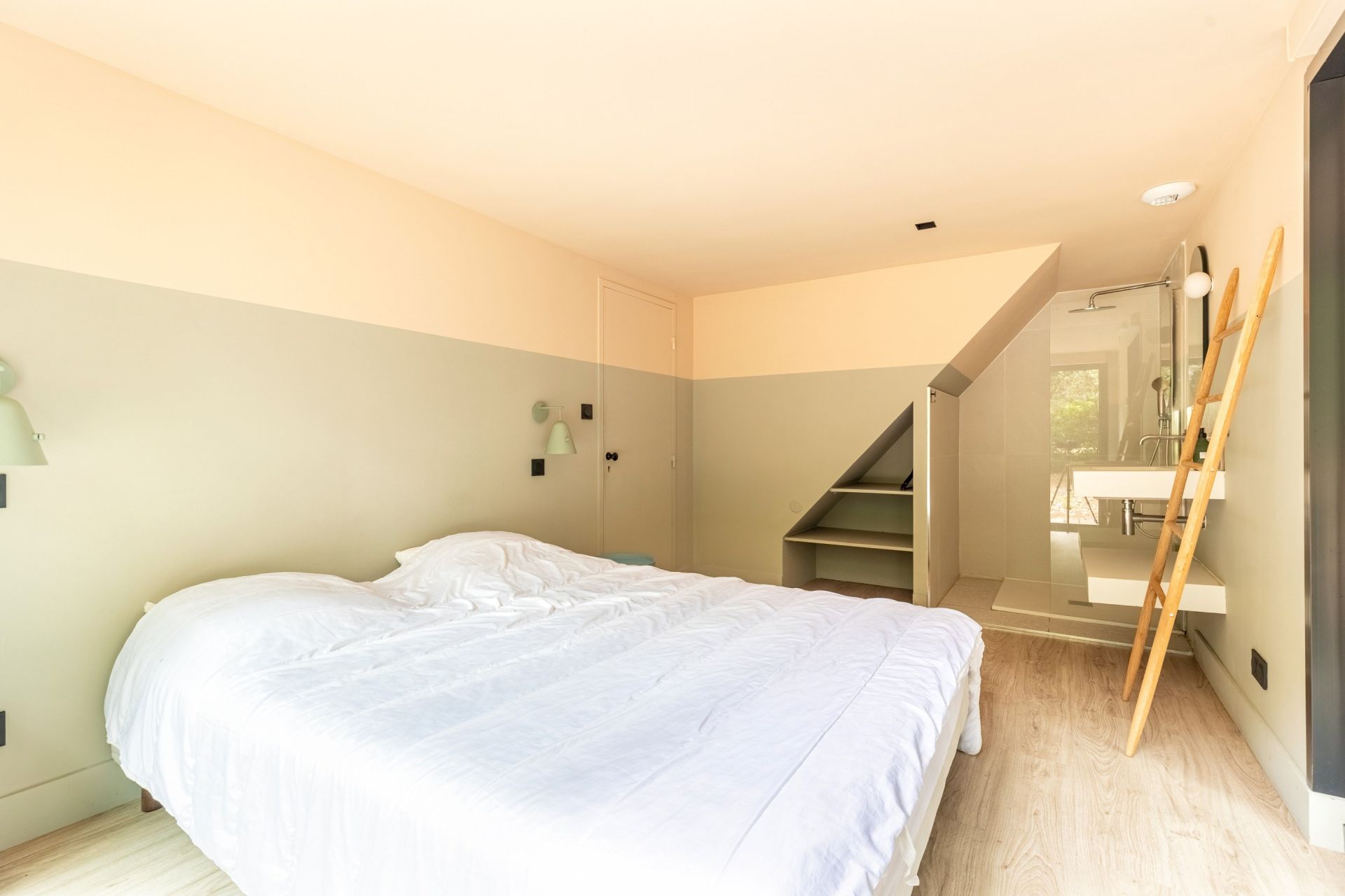 house 6 Rooms for sale on CAP FERRET (33970)