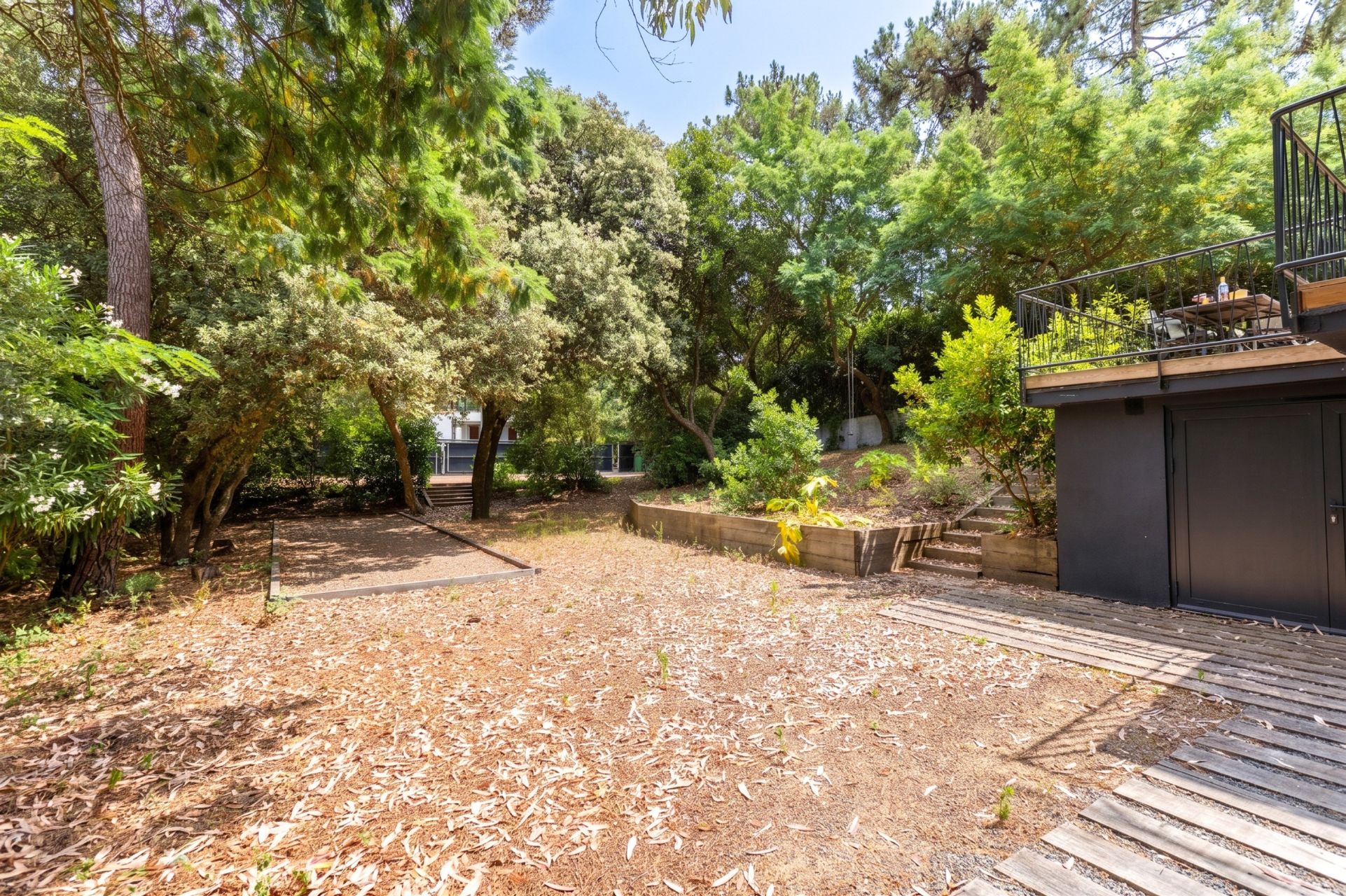 house 6 Rooms for sale on CAP FERRET (33970)