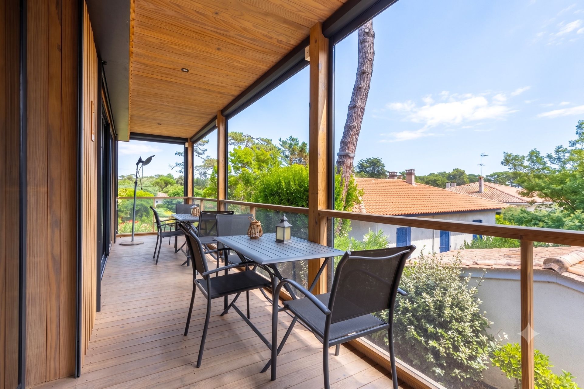 house 5 Rooms for sale on CAP FERRET (33970)