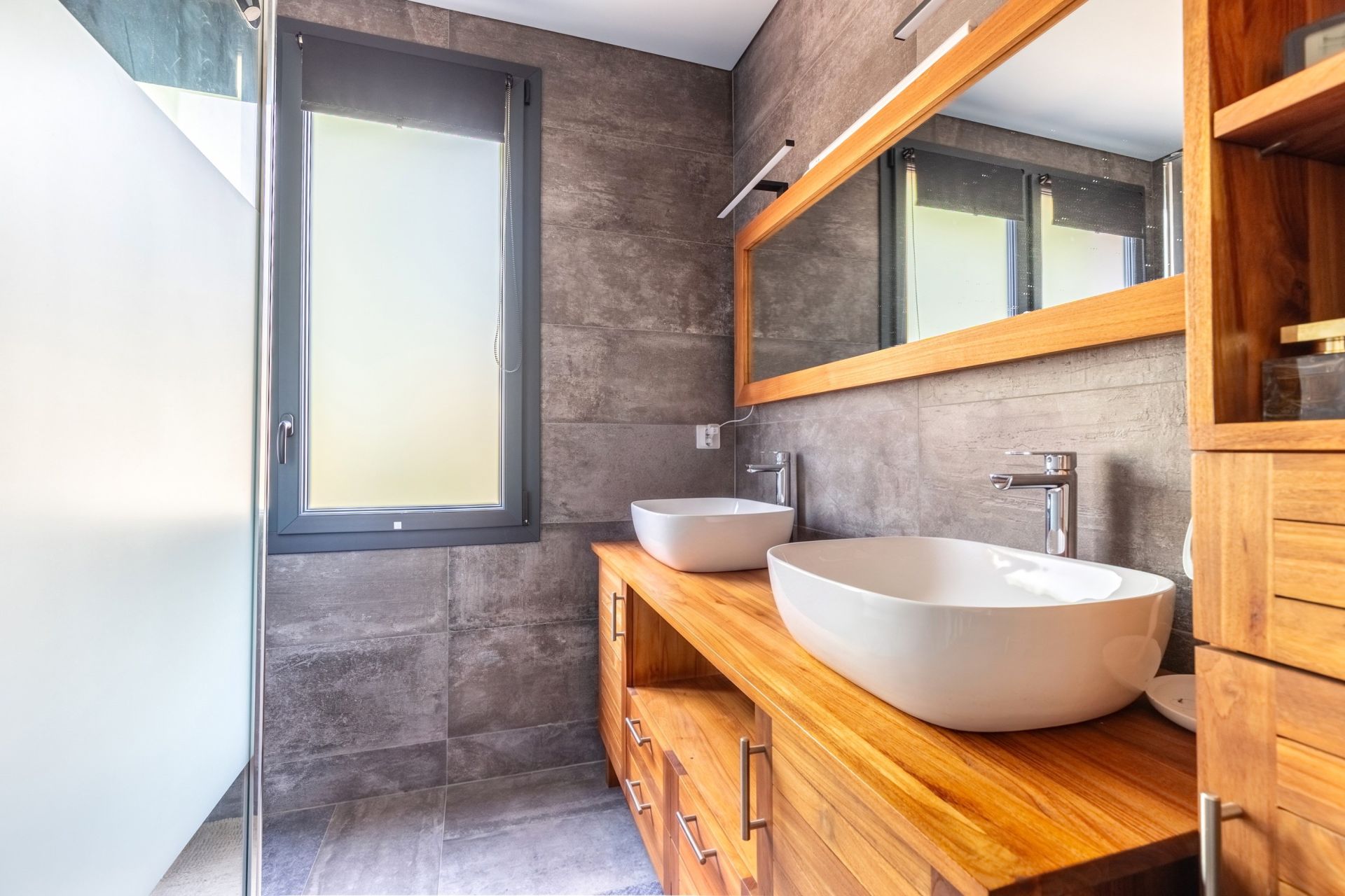 house 5 Rooms for sale on CAP FERRET (33970)