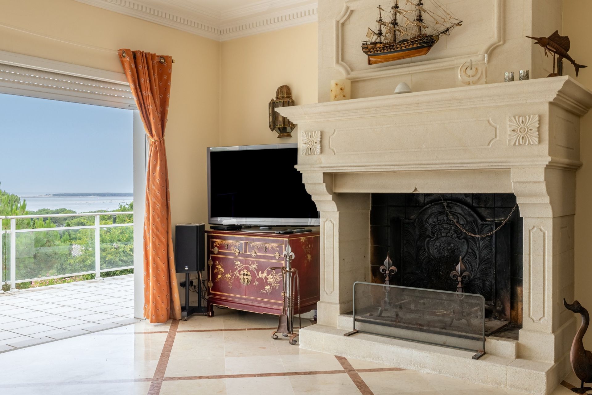 house 6 Rooms for sale on PYLA SUR MER (33115)