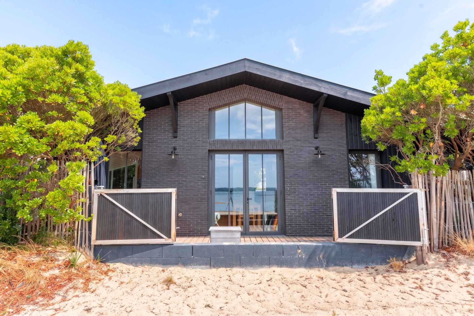 house 5 Rooms for sale on CAP FERRET (33970)