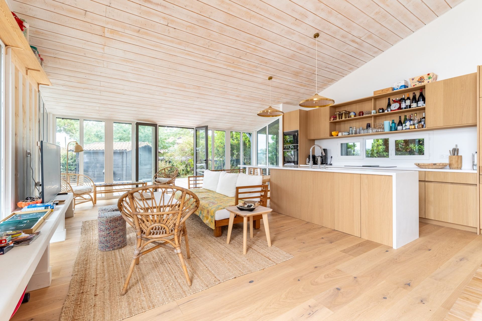 house 5 Rooms for sale on CAP FERRET (33970)