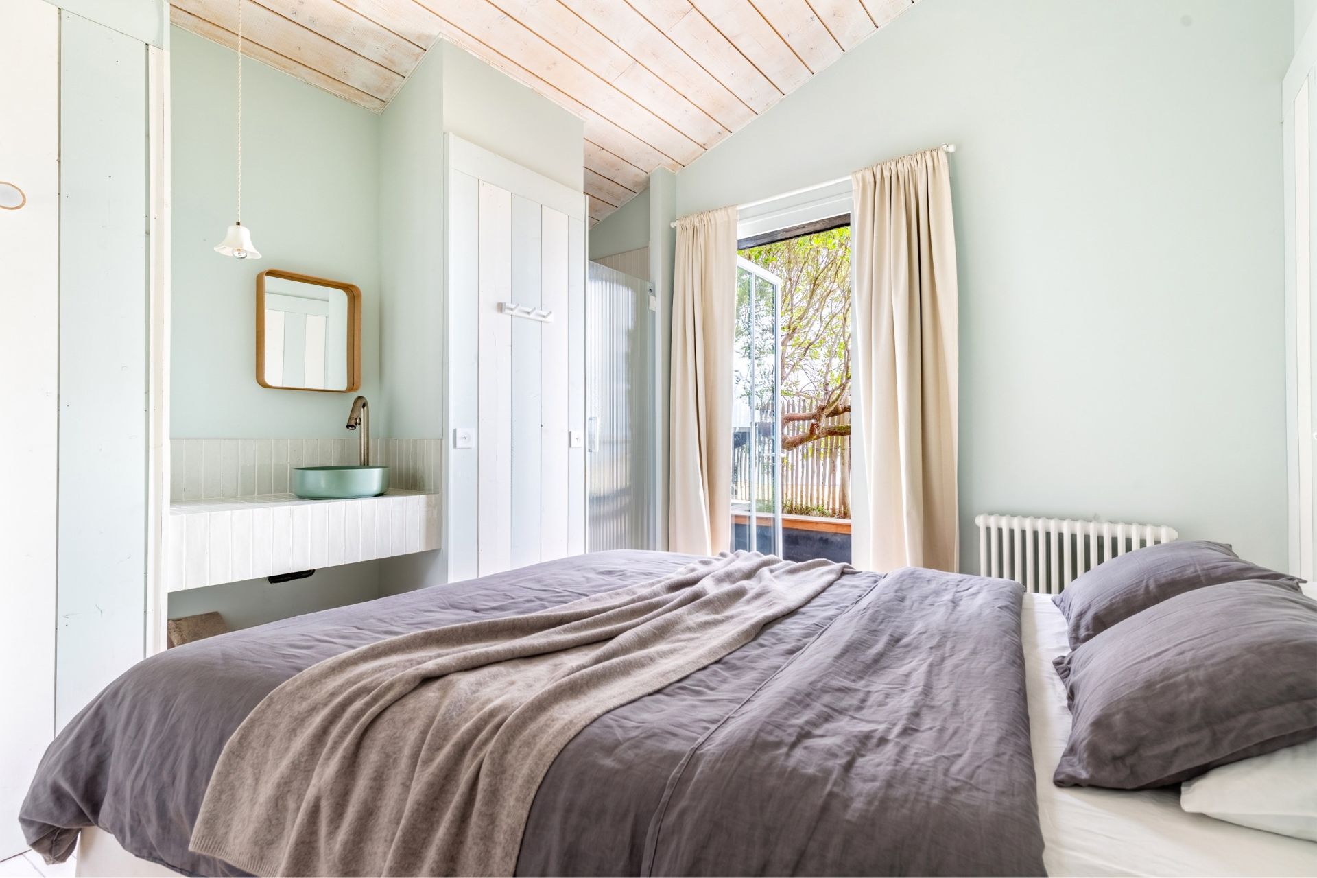 house 5 Rooms for sale on CAP FERRET (33970)