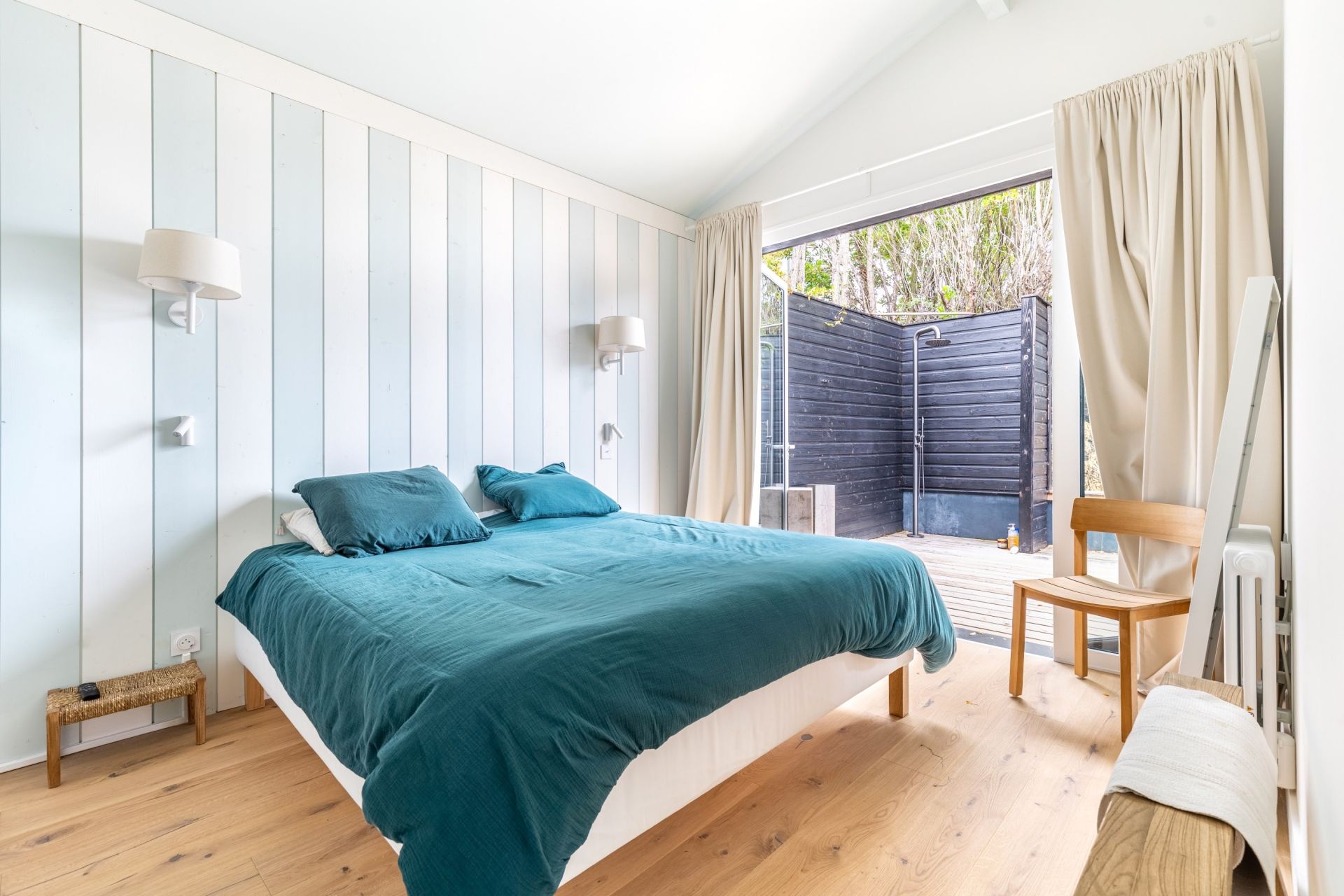 house 5 Rooms for sale on CAP FERRET (33970)