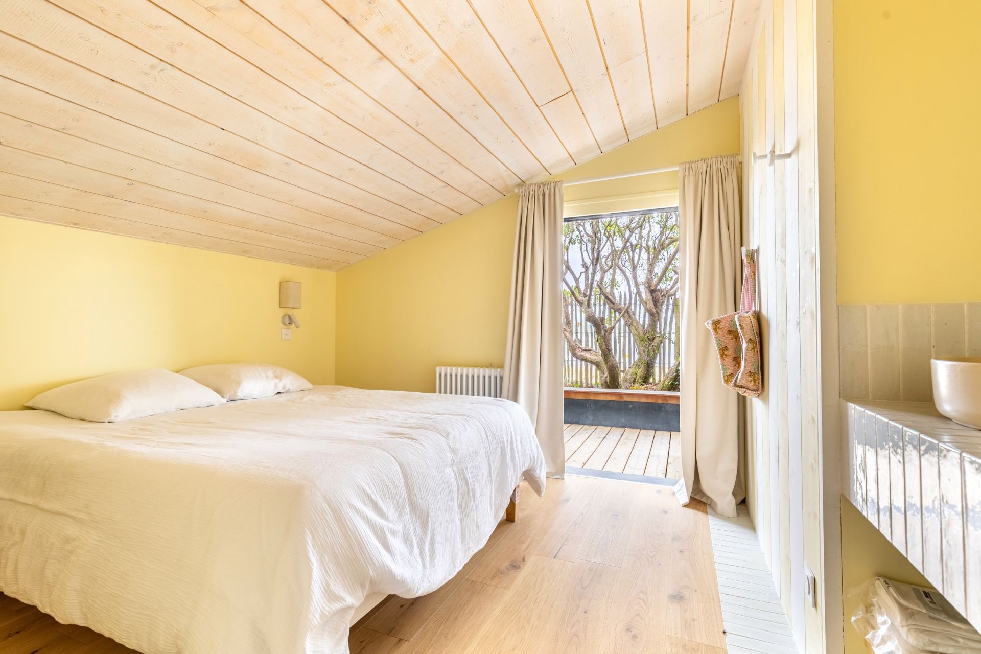 house 5 Rooms for sale on CAP FERRET (33970)