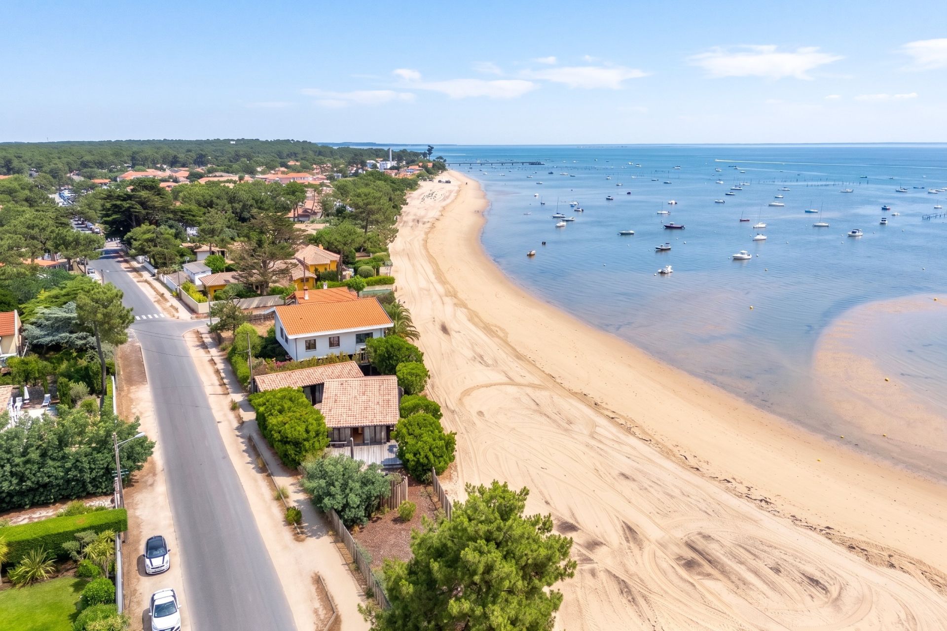 house 5 Rooms for sale on CAP FERRET (33970)