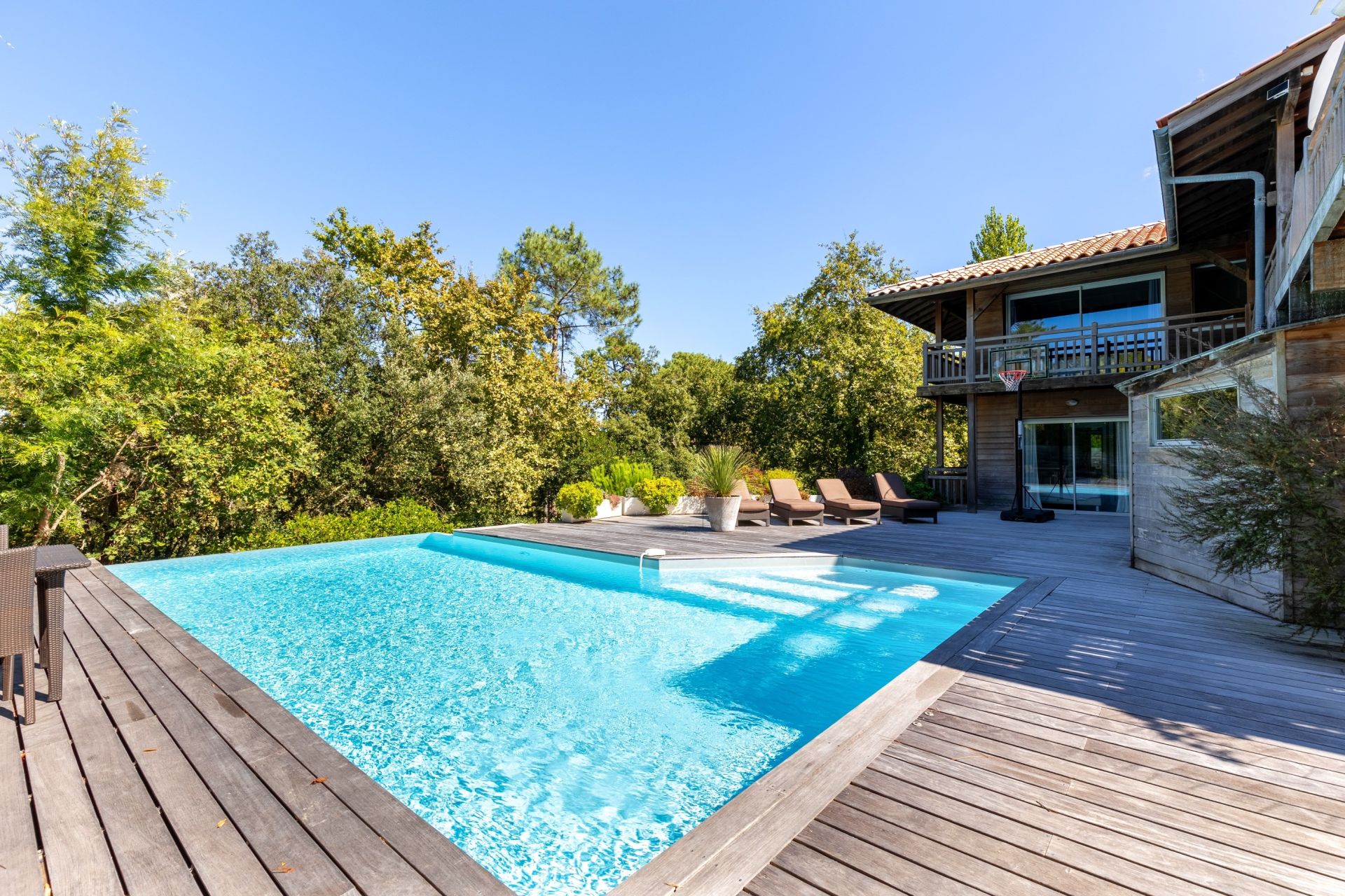 house 10 Rooms for sale on PYLA SUR MER (33115)