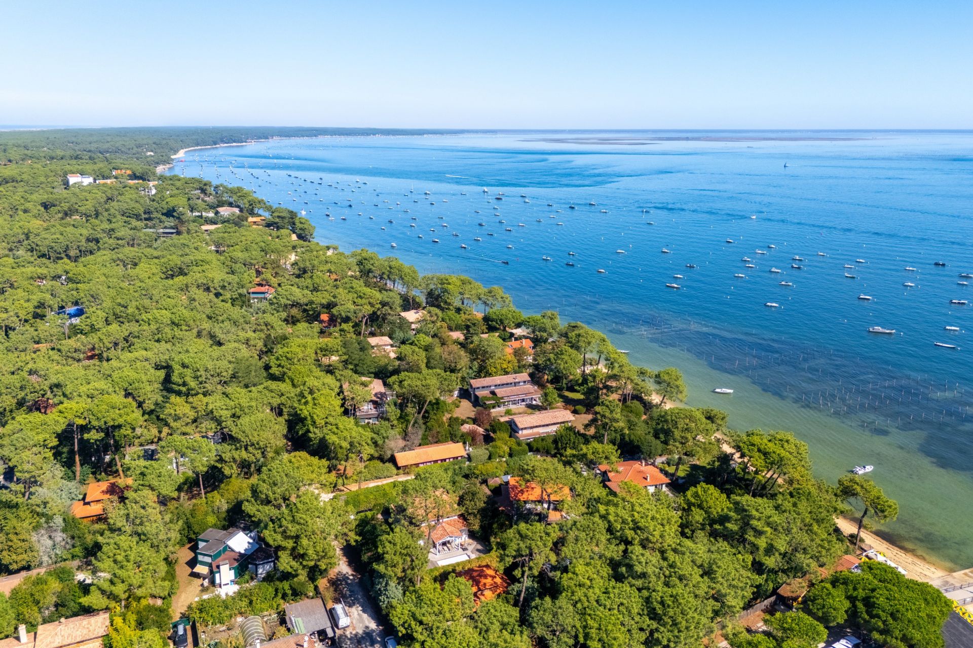 house 4 Rooms for sale on CAP FERRET (33970)