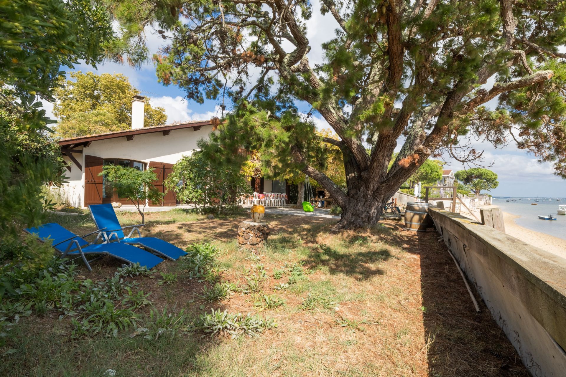 house 5 Rooms for sale on CAP FERRET (33970)