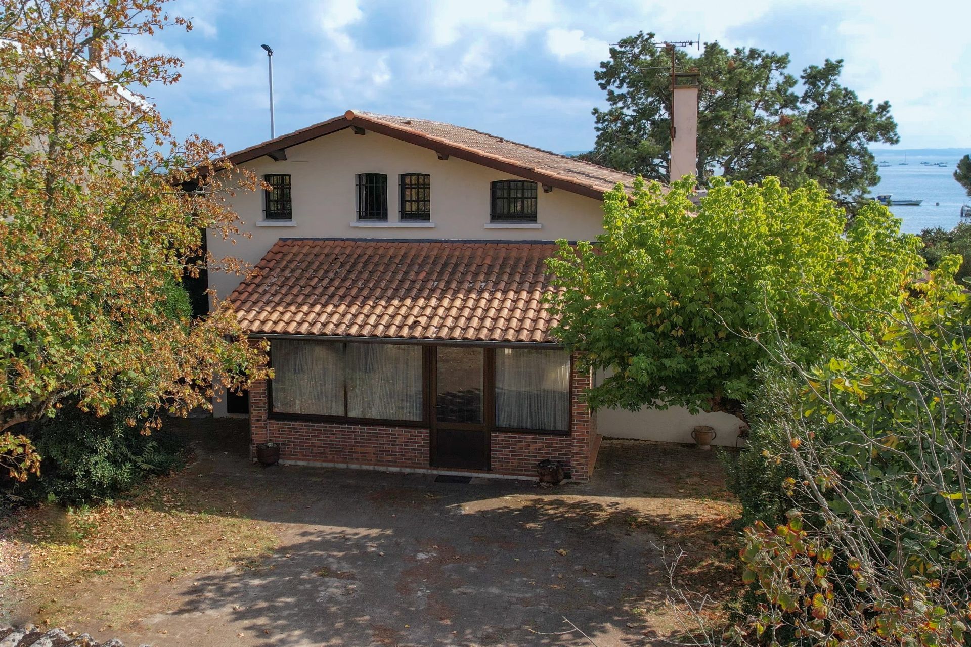 house 5 Rooms for sale on CAP FERRET (33970)