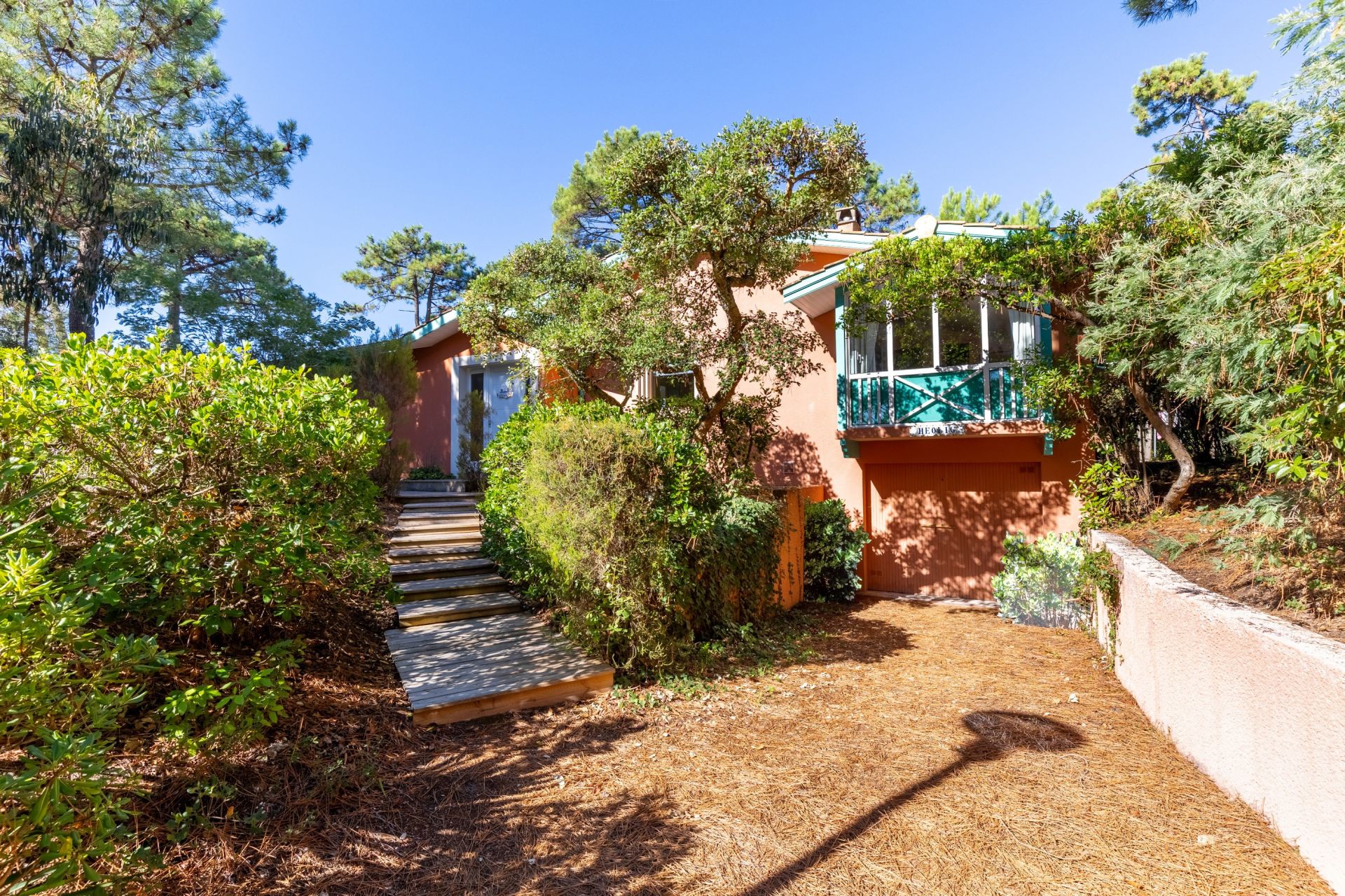 house 5 Rooms for sale on CAP FERRET (33970)